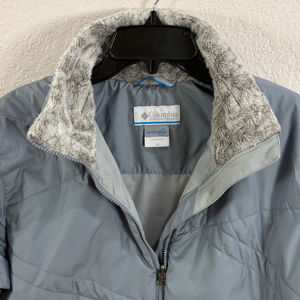 Columbia Maroon Hooded Jacket - Picture 9 of 17